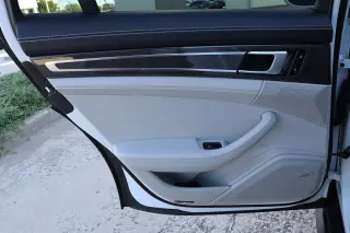 2018 Porsche Panamera 4
