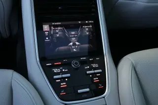2018 Porsche Panamera 4