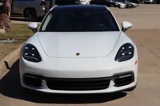 2018 Porsche Panamera 4