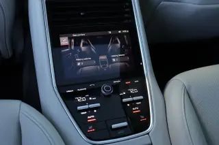 2018 Porsche Panamera 4