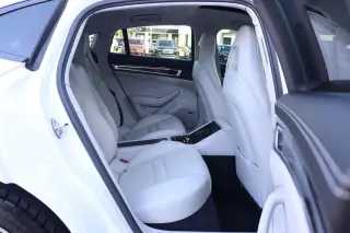 2018 Porsche Panamera 4