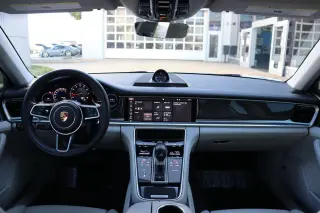 2018 Porsche Panamera 4