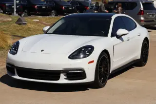 2018 Porsche Panamera 4