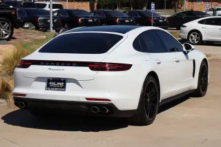 2018 Porsche Panamera 4