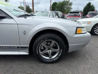 2000 Ford Mustang