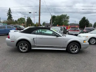 2000 Ford Mustang