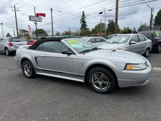 2000 Ford Mustang
