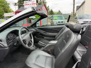 2000 Ford Mustang