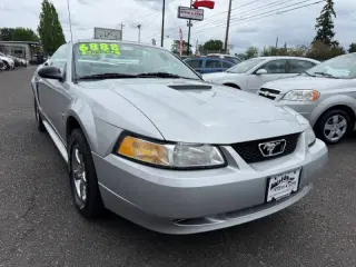 2000 Ford Mustang