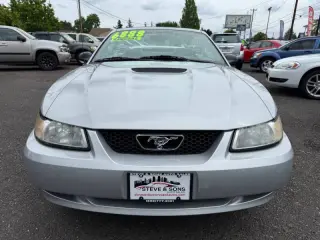 2000 Ford Mustang