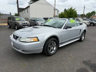 2000 Ford Mustang