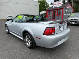 2000 Ford Mustang
