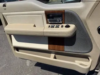 2004 Ford F-150 Lariat