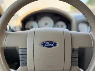 2004 Ford F-150 Lariat