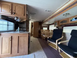 2005 Forest River Sierra