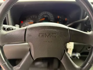 2004 GMC Sierra 2500HD SLT