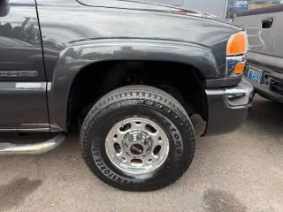 2004 GMC Sierra 2500HD SLT