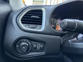 Jeep Renegade 2021 4x4 Latitude 4dr SUV