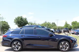 2018 Buick Regal TourX Essence