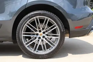 2023 Porsche Macan 