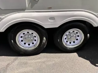 2010 Komfort Trailblazer LE 261