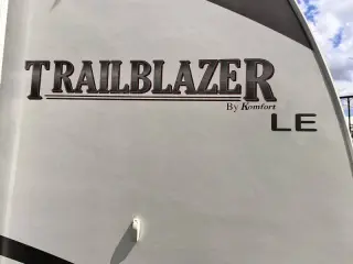 2010 Komfort Trailblazer LE 261