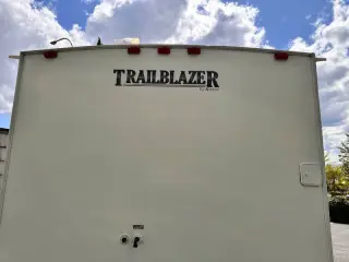 2010 Komfort Trailblazer LE 261