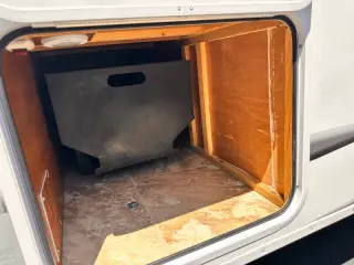 2013 Lance 1985 model  23 ft