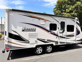 2013 Lance 1985 model  23 ft
