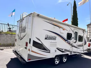 2013 Lance 1985 model  23 ft