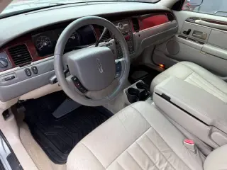 2006 Lincoln Town Car Signature
