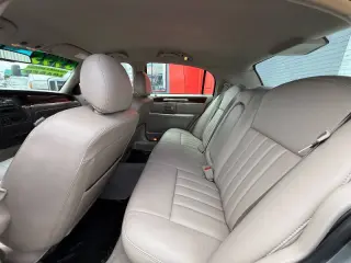 2006 Lincoln Town Car Signature