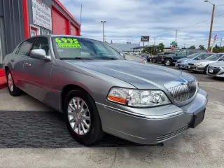 2006 Lincoln Town Car Signature