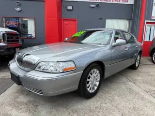 2006 Lincoln Town Car Signature