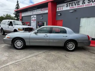 2006 Lincoln Town Car Signature