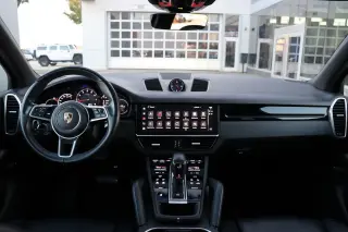2023 Porsche Cayenne 