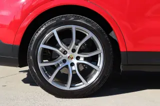 2023 Porsche Cayenne 