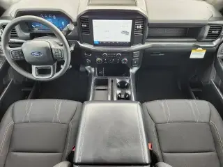 Ford F-150 2025 4x2 STX 4dr SuperCrew 5.5 ft. SB