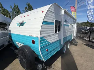 2017 Riverside RV  Retro 195