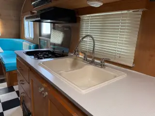 2017 Riverside RV  Retro 195