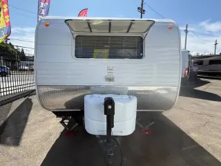 2017 Riverside RV  Retro 195