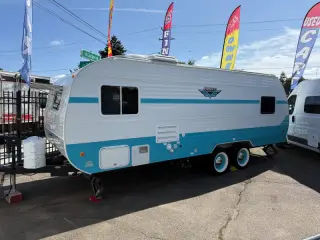 2017 Riverside RV  Retro 195