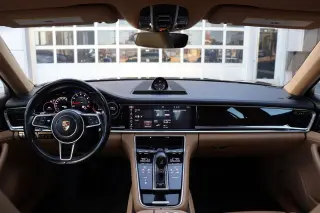 2018 Porsche Panamera 4