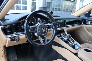 2018 Porsche Panamera 4