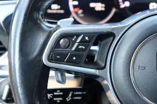 2018 Porsche Panamera 4