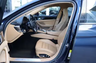 2018 Porsche Panamera 4