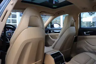 2018 Porsche Panamera 4