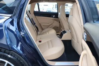 2018 Porsche Panamera 4