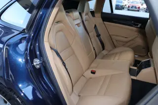 2018 Porsche Panamera 4