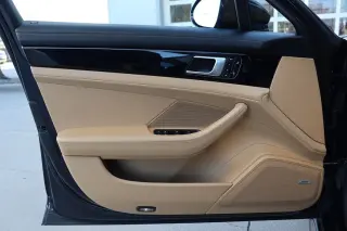 2018 Porsche Panamera 4